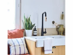 Style Grifo mezclador de fregadero con ducha extraíble mate y oro rosa < Essebagno Online